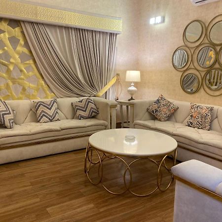 Burj Al Bahria Town Luxury Suites ラホール エクステリア 写真