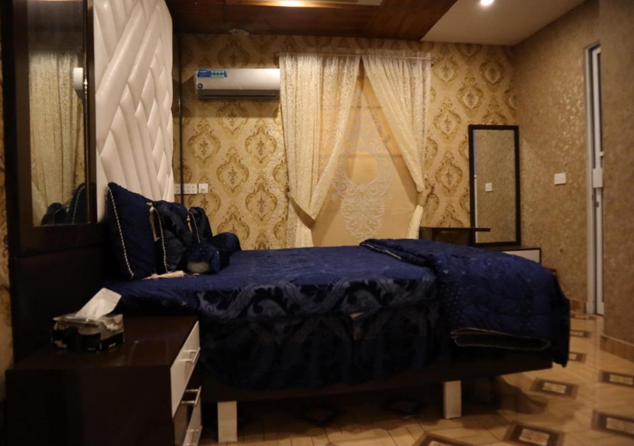 Burj Al Bahria Town Luxury Suites ラホール エクステリア 写真