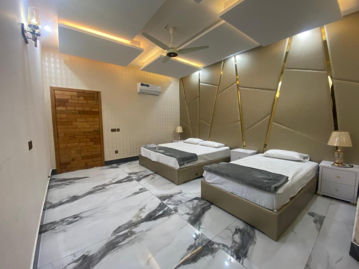 Burj Al Bahria Town Luxury Suites ラホール エクステリア 写真