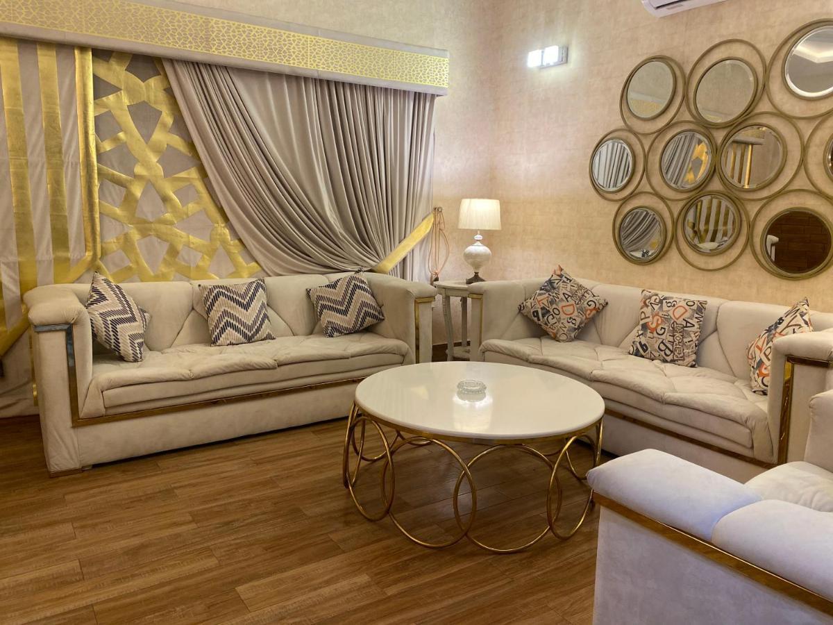 Burj Al Bahria Town Luxury Suites ラホール エクステリア 写真