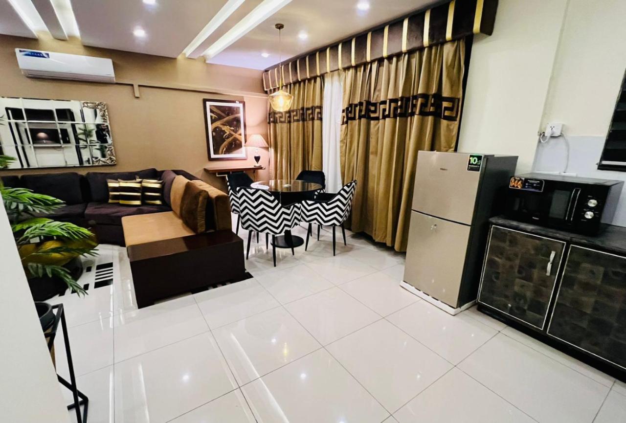 Burj Al Bahria Town Luxury Suites ラホール エクステリア 写真