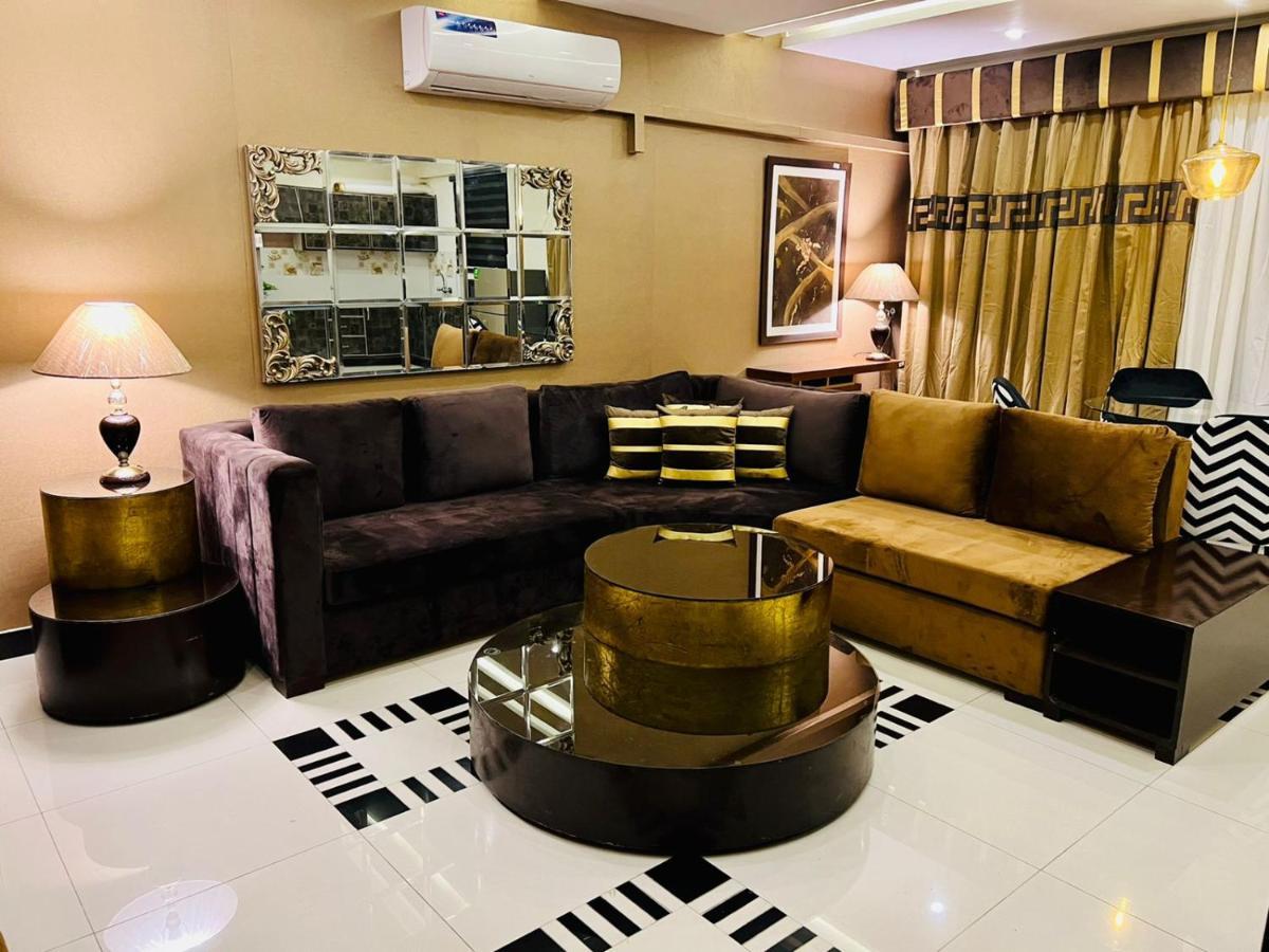 Burj Al Bahria Town Luxury Suites ラホール エクステリア 写真