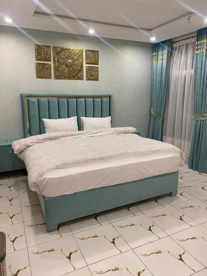 Burj Al Bahria Town Luxury Suites ラホール エクステリア 写真