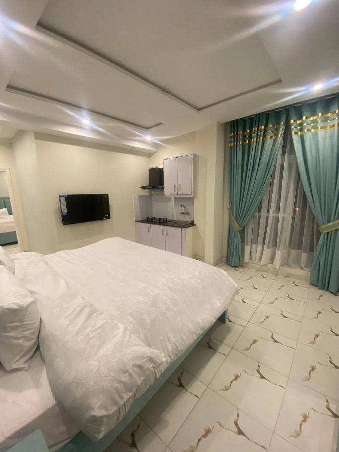 Burj Al Bahria Town Luxury Suites ラホール エクステリア 写真