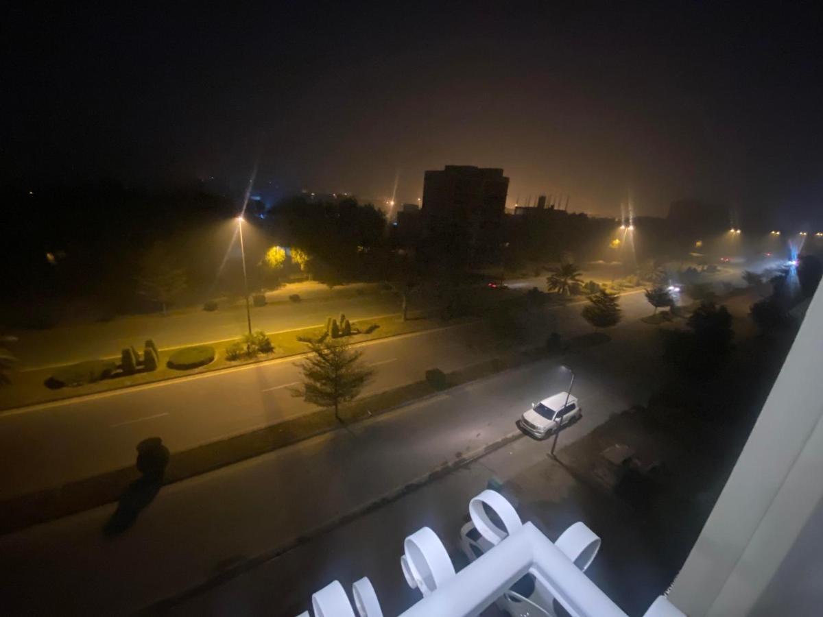 Burj Al Bahria Town Luxury Suites ラホール エクステリア 写真
