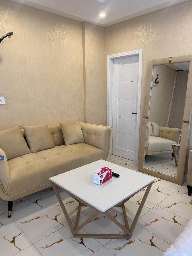 Burj Al Bahria Town Luxury Suites ラホール エクステリア 写真