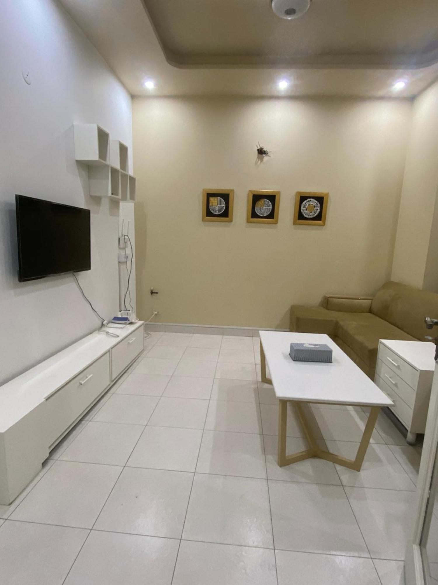 Burj Al Bahria Town Luxury Suites ラホール エクステリア 写真