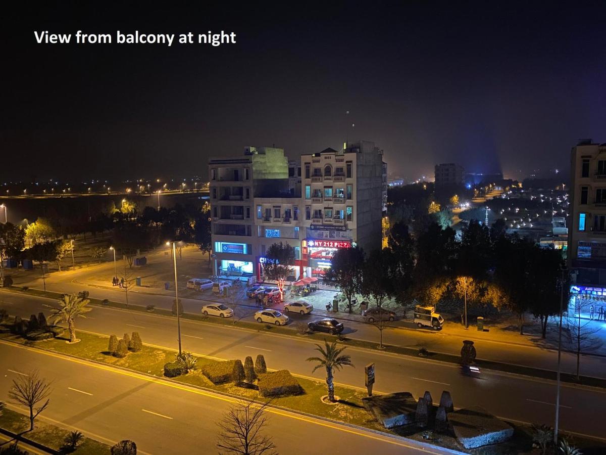 Burj Al Bahria Town Luxury Suites ラホール エクステリア 写真