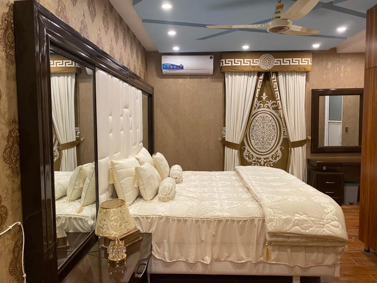 Burj Al Bahria Town Luxury Suites ラホール エクステリア 写真