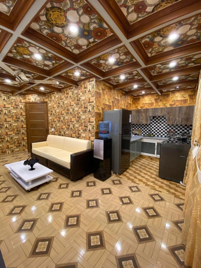Burj Al Bahria Town Luxury Suites ラホール エクステリア 写真