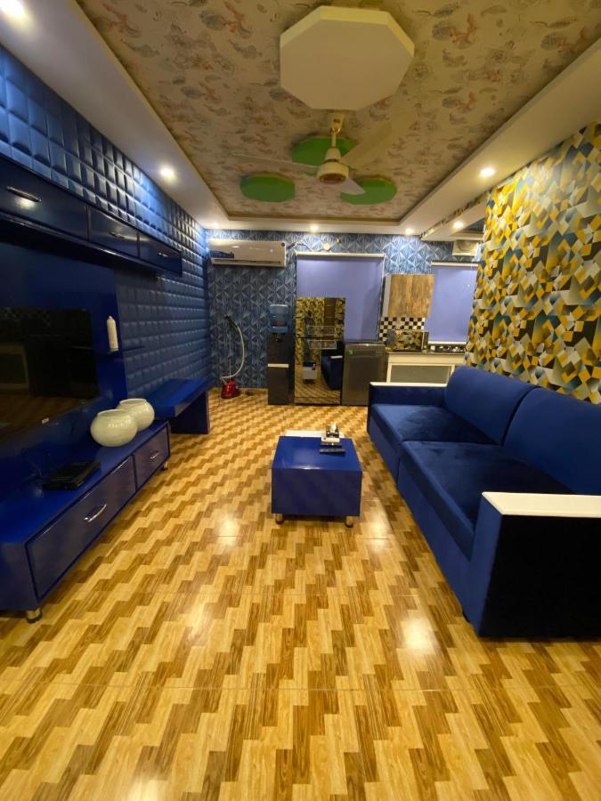 Burj Al Bahria Town Luxury Suites ラホール エクステリア 写真
